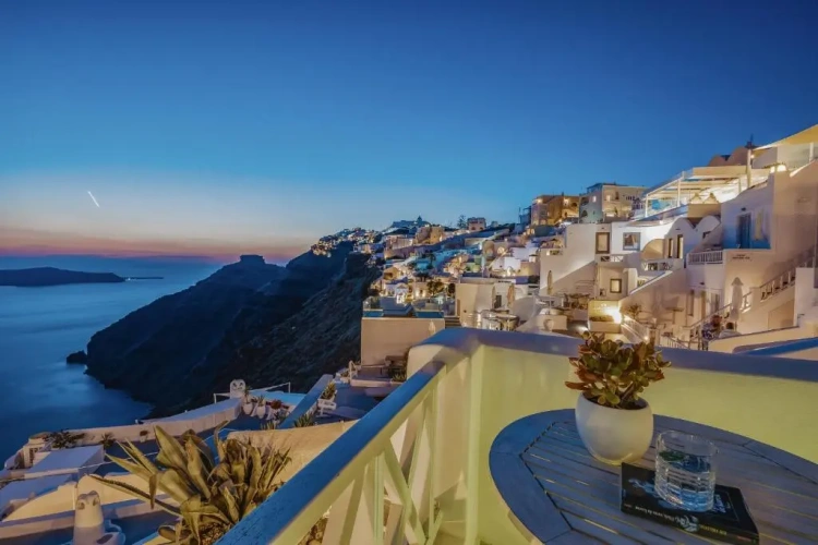 Suite with balcony and with mountain view