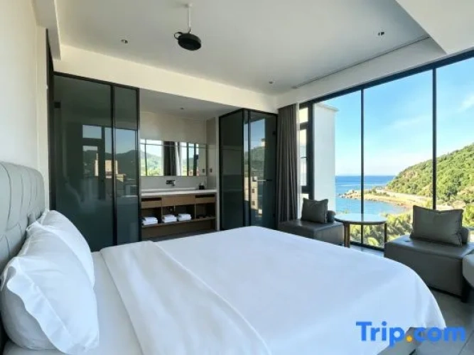 2 Bedrooms Family Suite with sea view