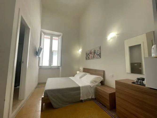 Onlyrooms V - Central & Train Station
