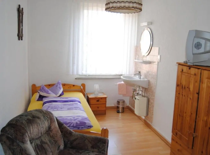 Standard Single room