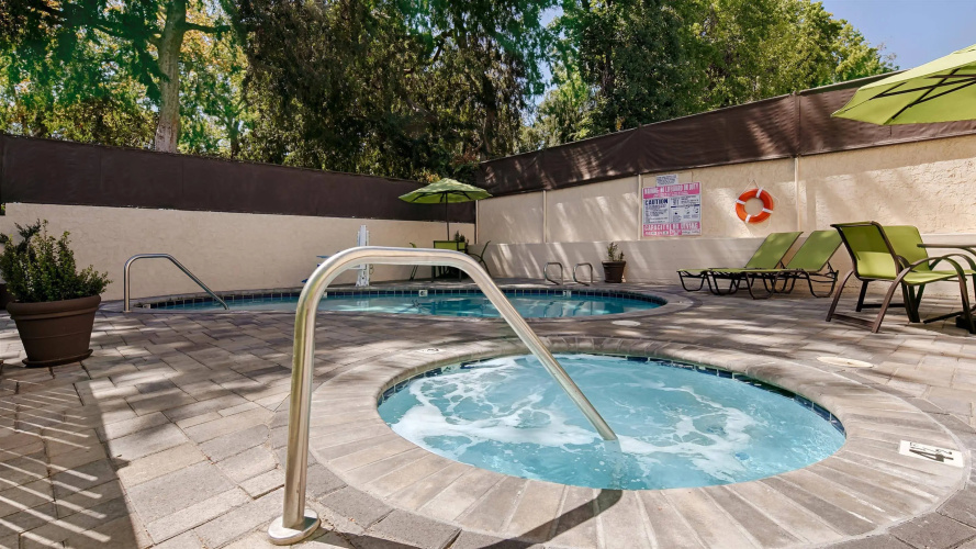 Best Western Plus Glendale photo 13