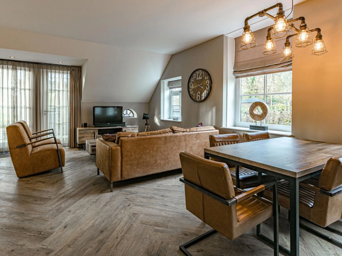 Charming Holiday Home in Nijverdal with Jacuzzi