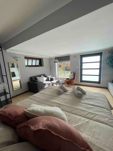 Lavish Camps Bay Pool Side Apartment