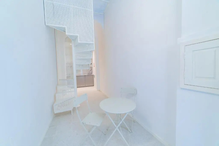 AF 1 - Modern 1BR duplex