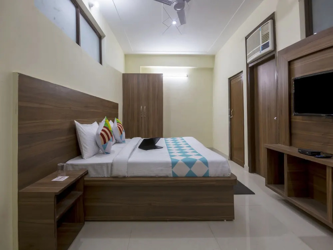 OYO 26891 Home Elegant Studio DLF Phase 3