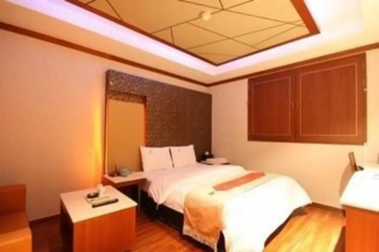 Seocho JS Hotel