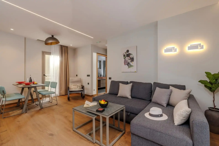Jolly Suites