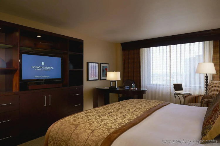Renaissance Dallas Addison Hotel