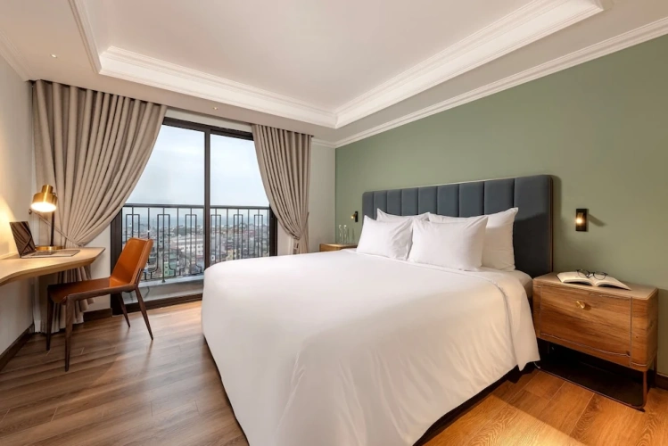 Executive Club room with balcony