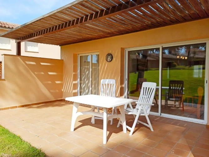 2 Bedrooms Villa