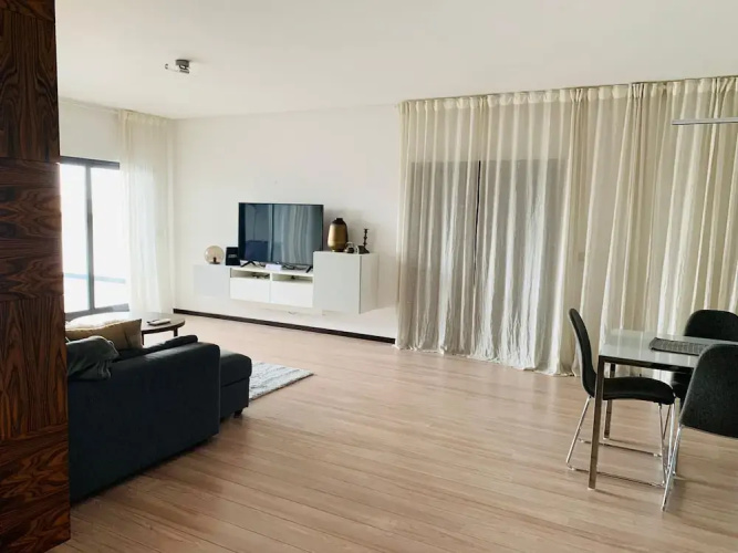 Modern Flat Near Lisbon