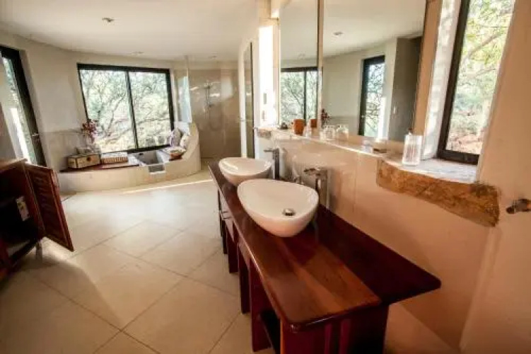 Omurenga Lodge