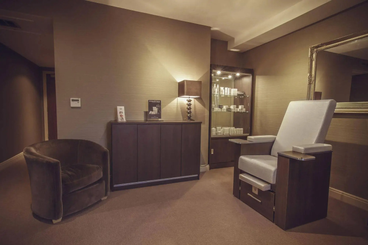 Peak Edge Hotel