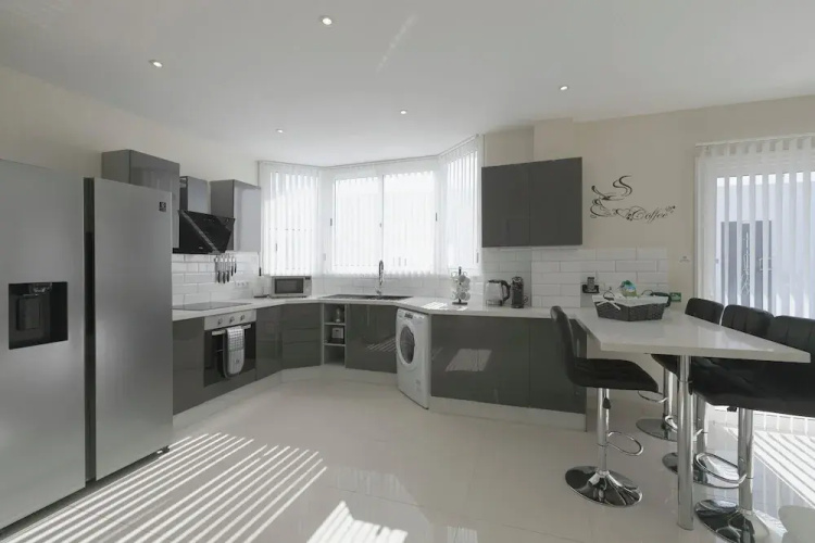 Stunning Apartment Within Villa Nr Los Cristianos