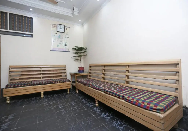 Hotel East West