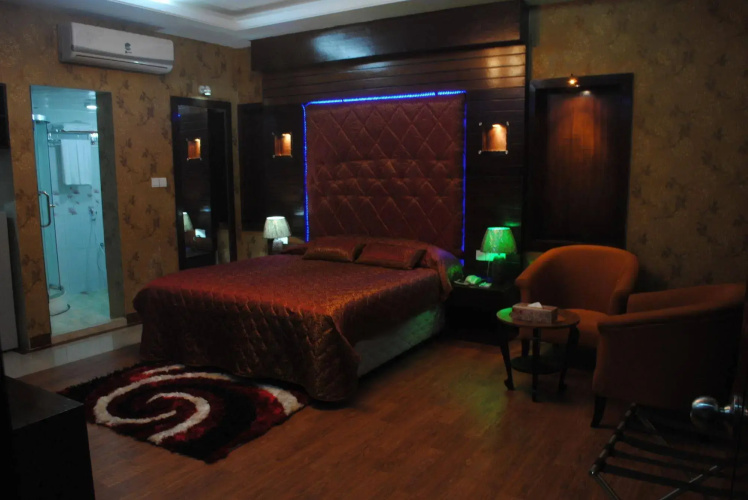 Rouzat Inn