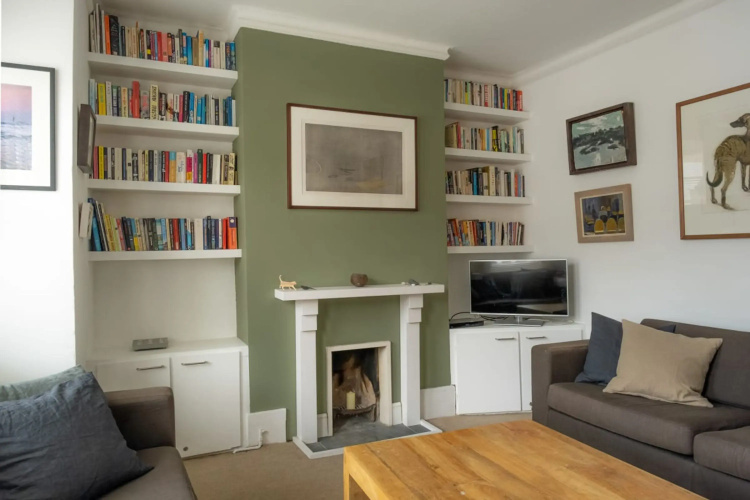 Bright Stockwell Apartment
