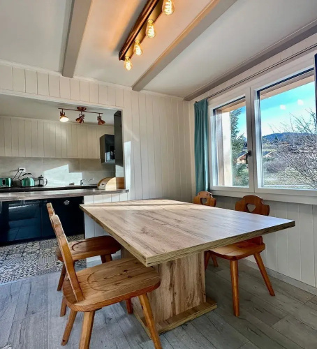 Cosy Chalet With Garden