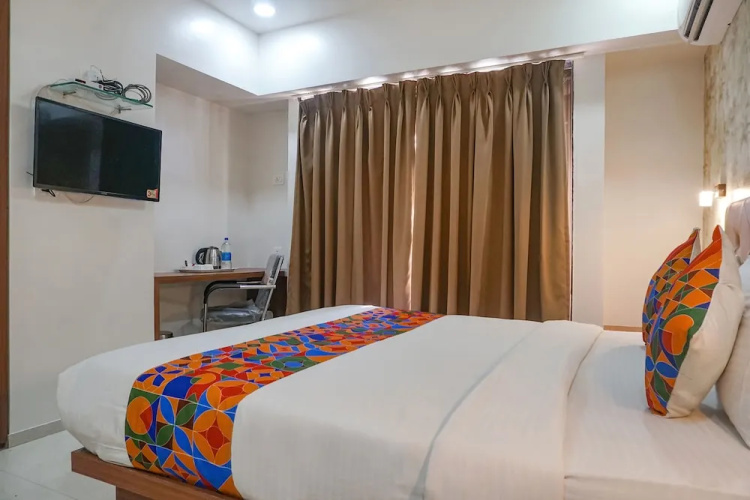 Fabhotel Emersion Residency