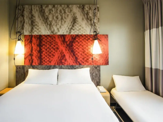 Standard Triple room