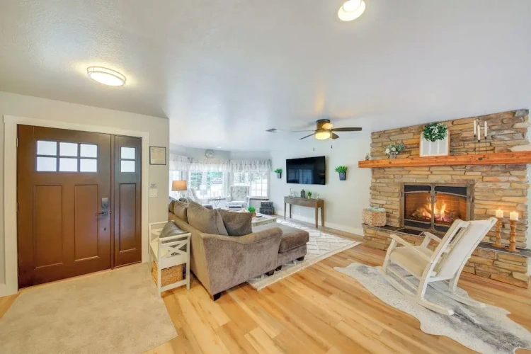 4 Bedrooms Cottage