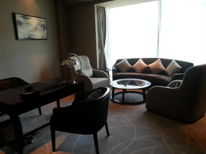 Deluxe Suite with mountain view