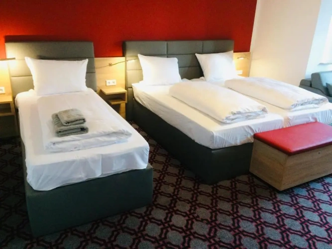 Standard Triple room