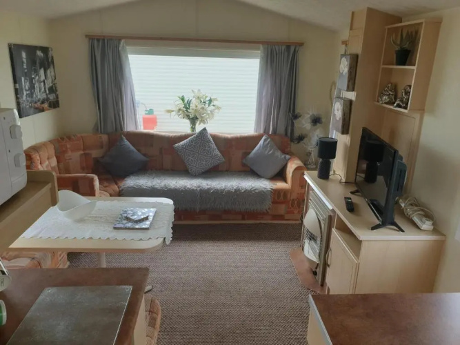4 BERTH CARAVAN SILVER BEACH INGOLDMELLS number 90