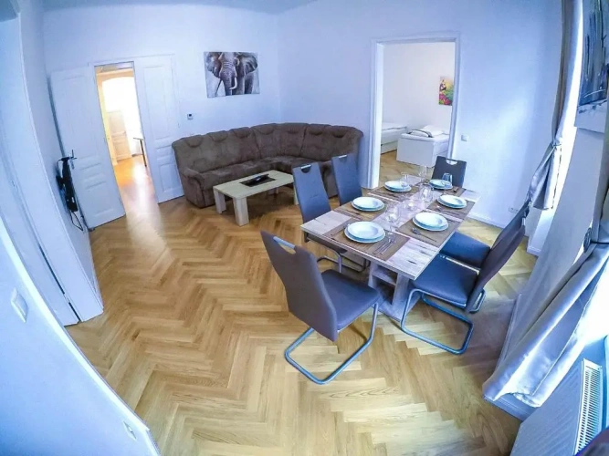 3 Bedrooms Apartment