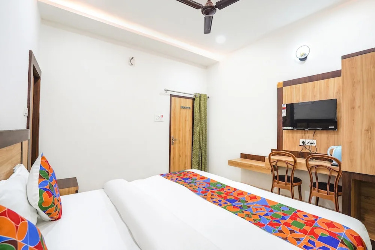 Fabexpress Vairagi Inn