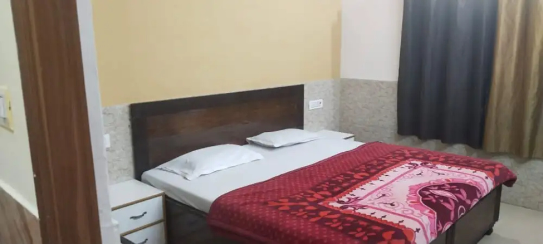 Goroomgo Kunj Residency Mathura