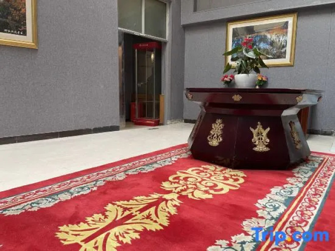 Longzhou Hotel (Visitor Center Branch)