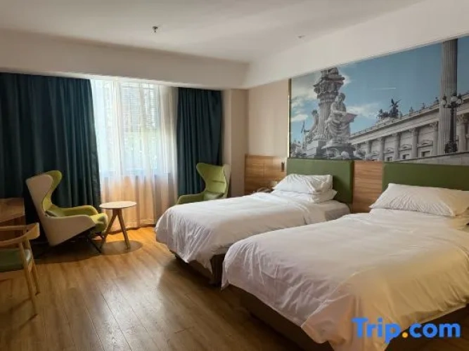 Deluxe Twin Family room
