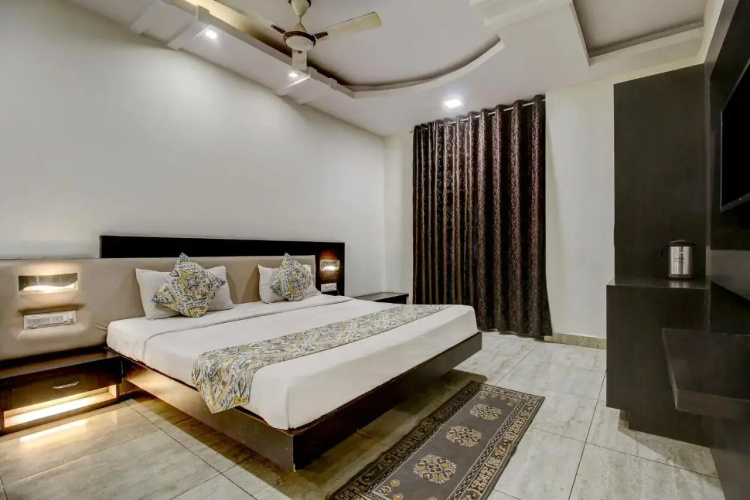 Fabhotel Csfc