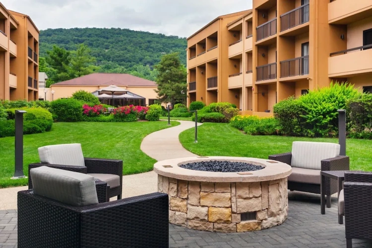 Standard Double room with courtyard view