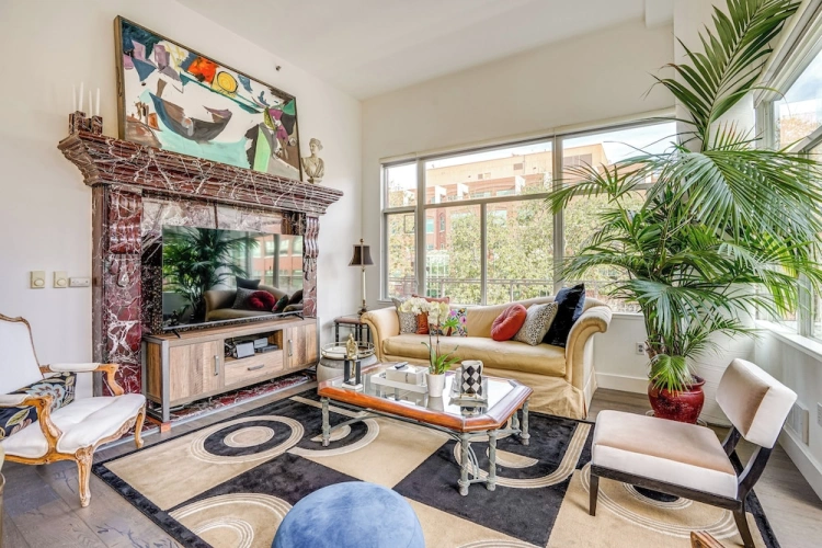 2 Bedrooms Apartment