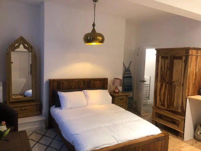 21 Frederick Street Apartment