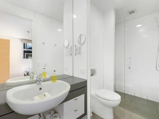 3 Bedrooms Apartment