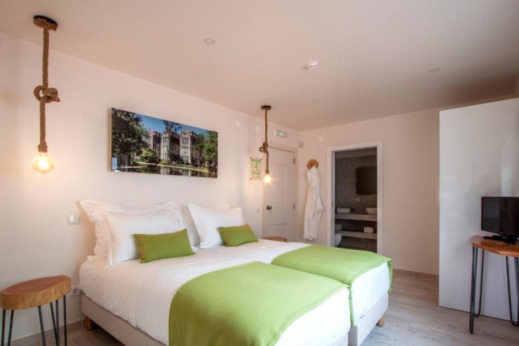 Suite with mountain view