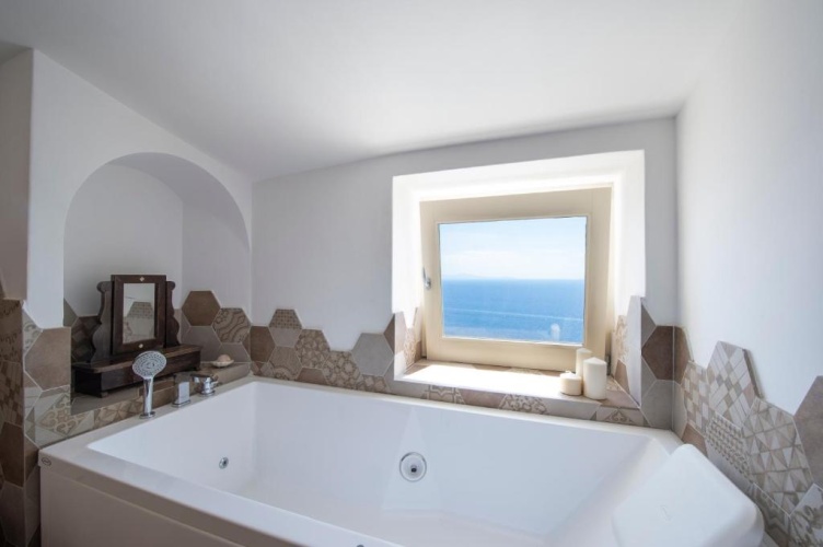 3 Bedrooms Apartment