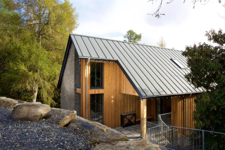 4 Bedrooms Cottage
