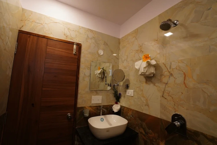 Deluxe Double room with city view