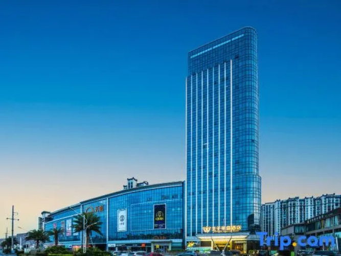 Prince Peninsula Hotel