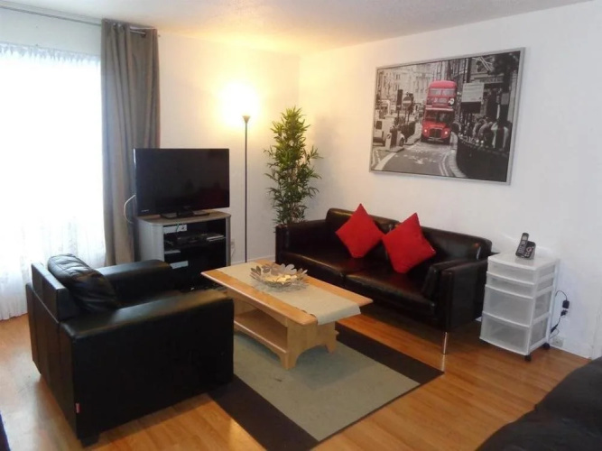 Adib Apartments - 2077 Walkley Rd