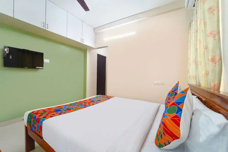 Fabhotel Crosscut