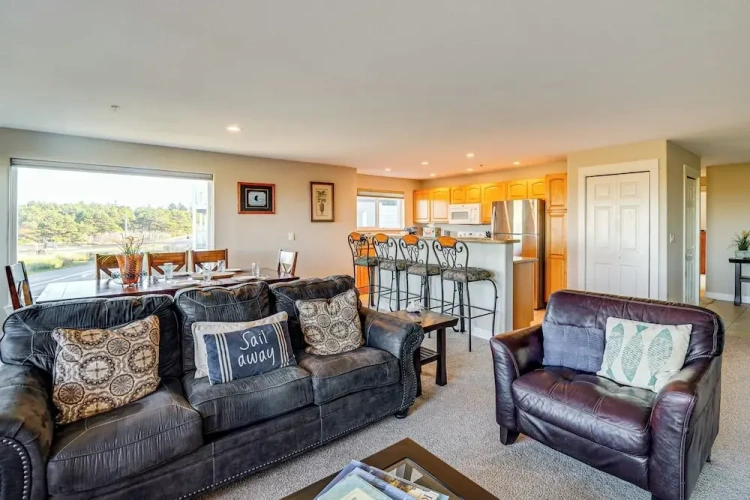 2 Bedrooms Apartment