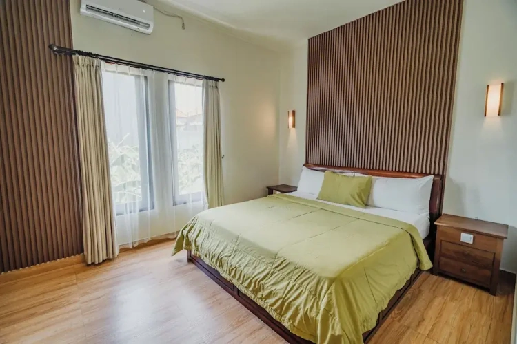 Deluxe Basement Suite