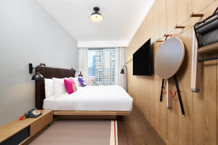 Standard Double room with city view