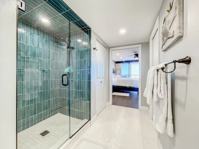 3 Bedrooms Apartment
