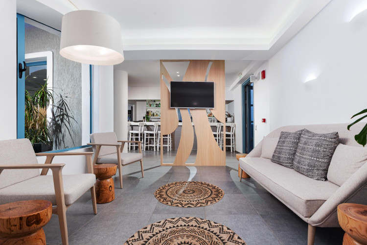 Acroterra Rosa Luxury Suites & Spa